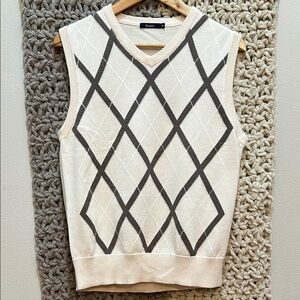 Bossini Cream and Gray Argyle Pattern Vest